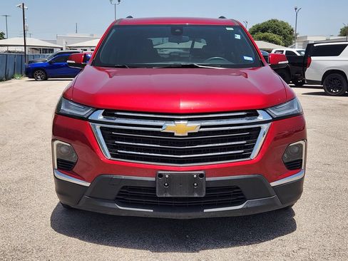 Used 2023 Chevrolet Traverse LT FWD image 2
