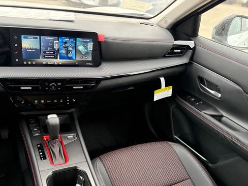 New 2026 Nissan Kicks SR image 10