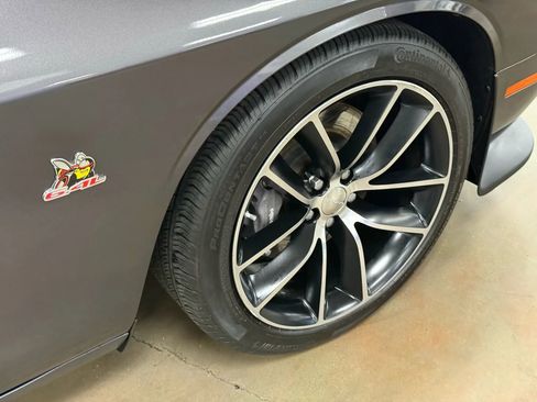 Used 2015 Dodge Challenger R/T Scat Pack w/ Driver Convenience Group image 15