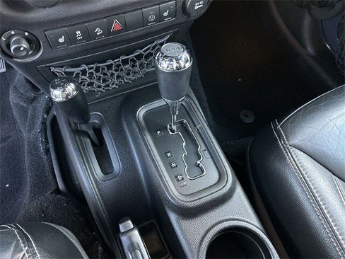 Used 2016 Jeep Wrangler Sahara w/ Connectivity Group image 21