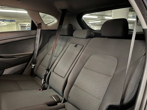 Used 2019 Hyundai Tucson SE image 18