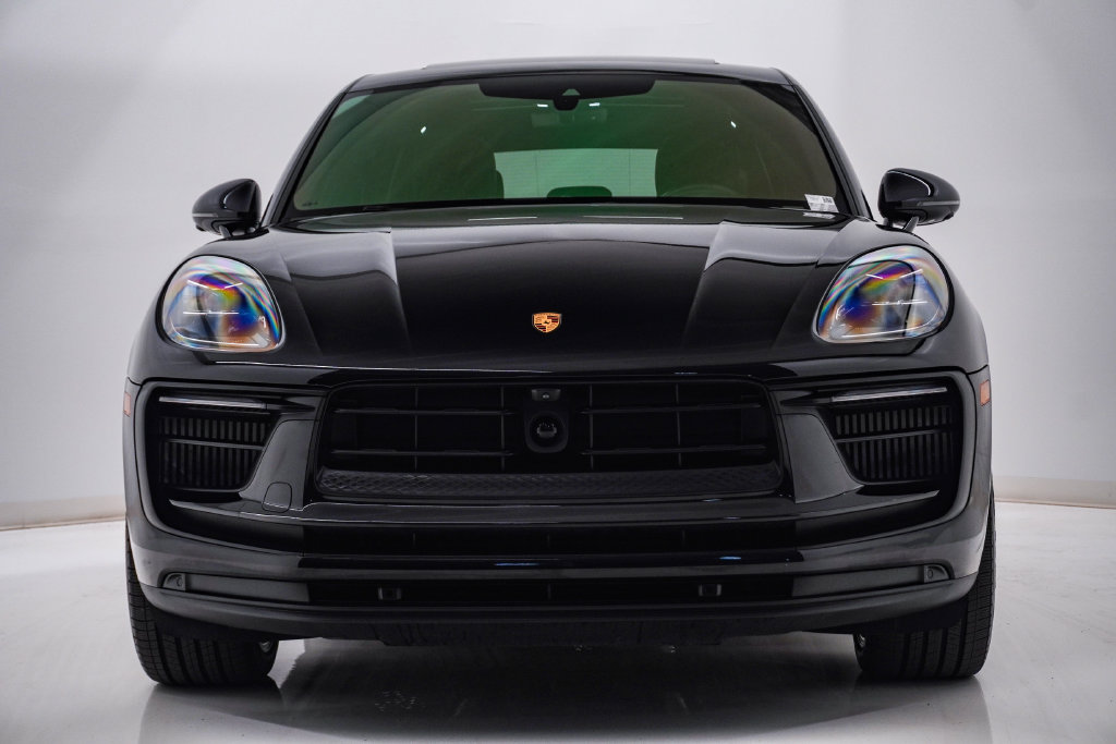 Certified 2022 Porsche Macan S AWD/4WD image 6