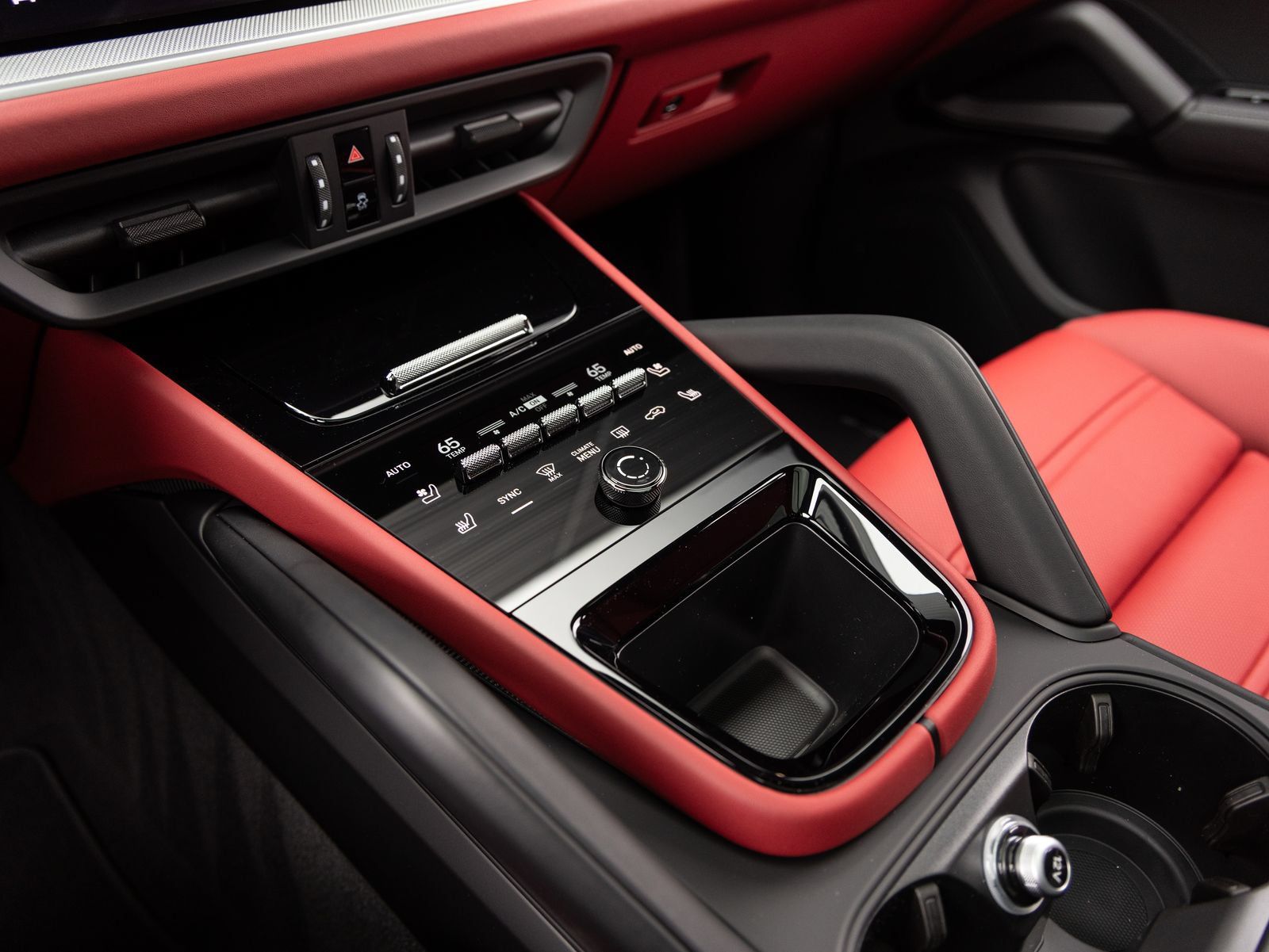 Certified 2026 Porsche Cayenne AWD/4WD image 17