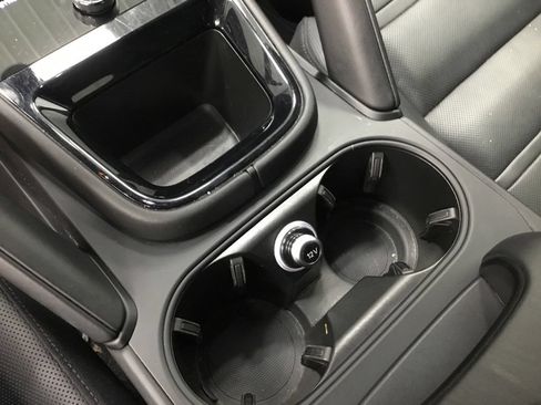 Used 2024 Porsche Cayenne AWD/4WD image 21