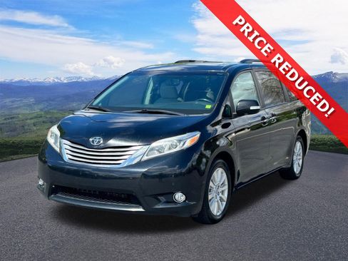 Used 2017 Toyota Sienna Limited AWD/4WD image 1