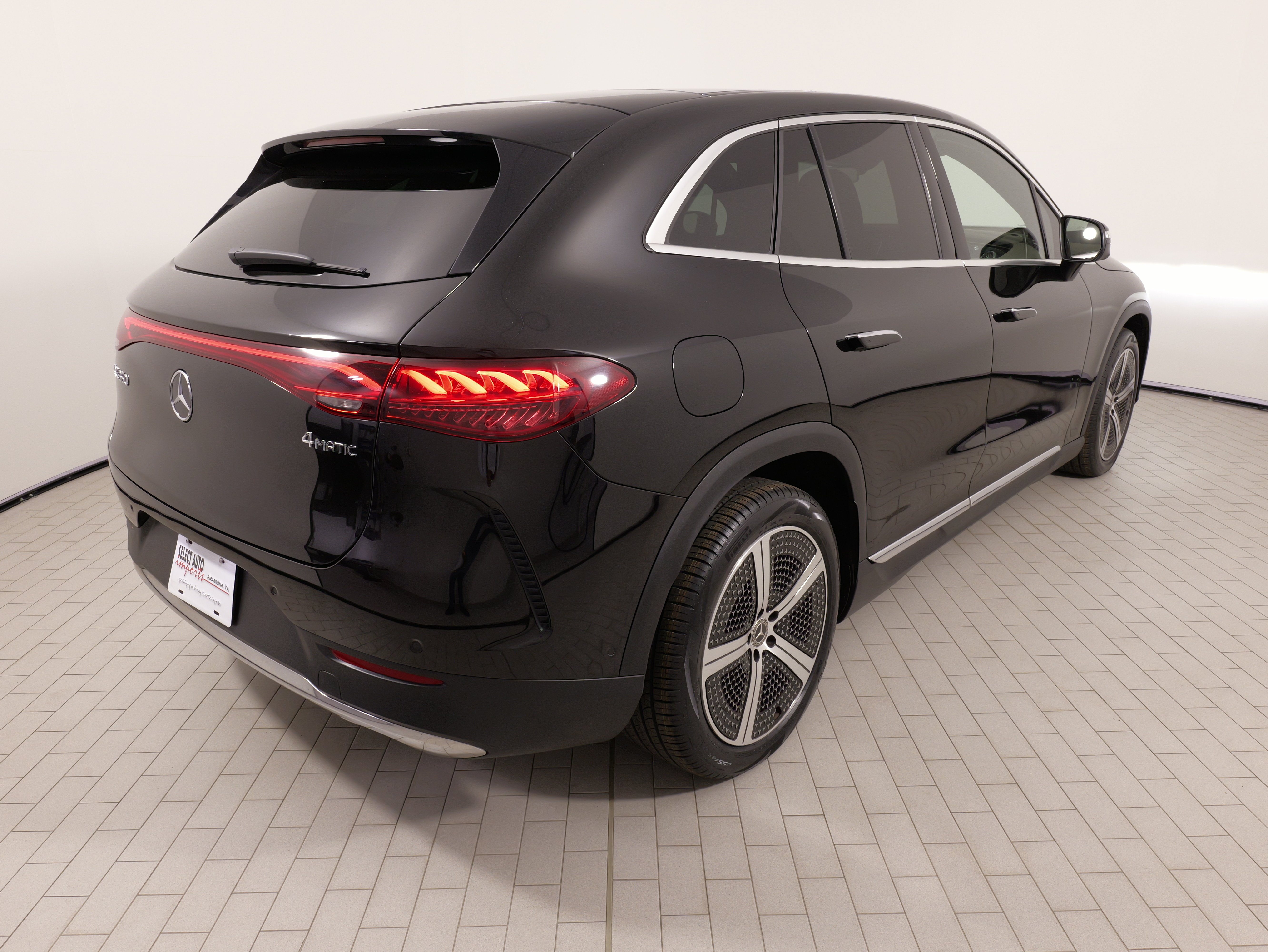 Used 2023 Mercedes-Benz EQE 350+ 4MATIC SUV image 12