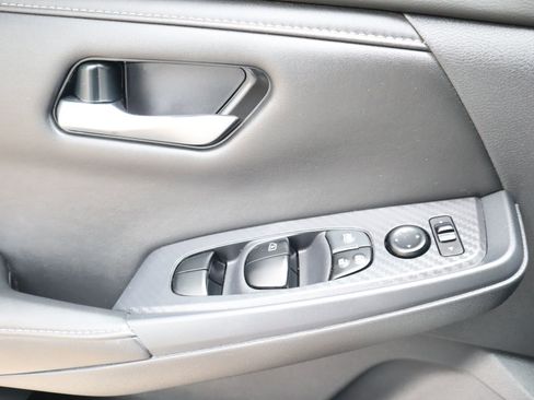 Used 2023 Nissan Sentra SV FWD image 31