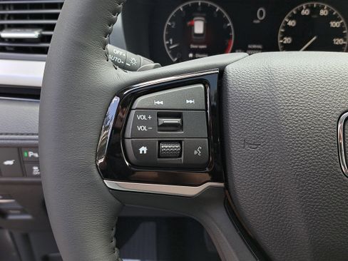New 2026 Honda Odyssey Touring image 23