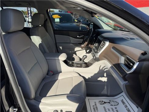 Used 2019 GMC Acadia SLT image 32