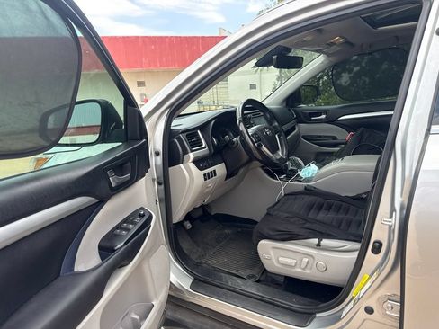 Used 2017 Toyota Highlander XLE FWD image 9