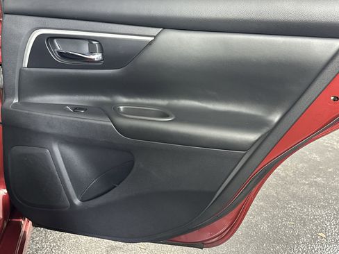 Used 2017 Nissan Altima 2.5 SR w/ Midnight Edition Package image 36