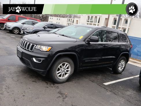 Used 2019 Jeep Grand Cherokee Laredo w/ Security & Convenience Group AWD/4WD image 4