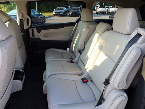 Certified 2025 Honda Odyssey EX-L image 17