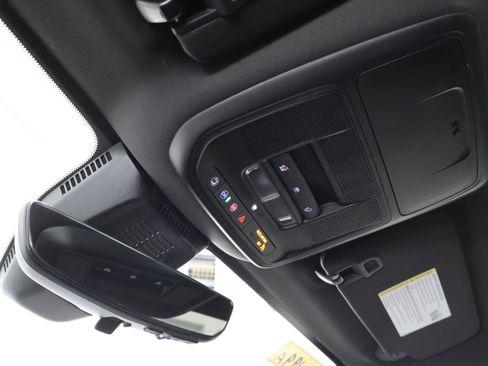 Used 2025 Chevrolet Equinox RS w/ Safety and Technology Package AWD/4WD image 11