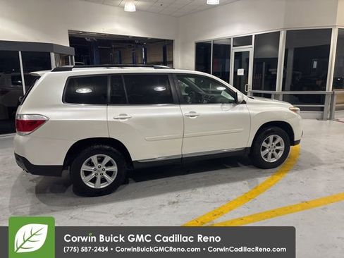 Used 2013 Toyota Highlander SE AWD/4WD image 9