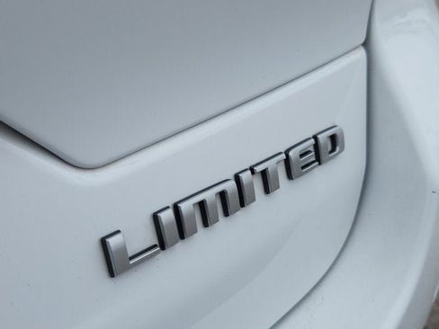 Used 2024 Jeep Grand Cherokee Limited AWD/4WD image 16