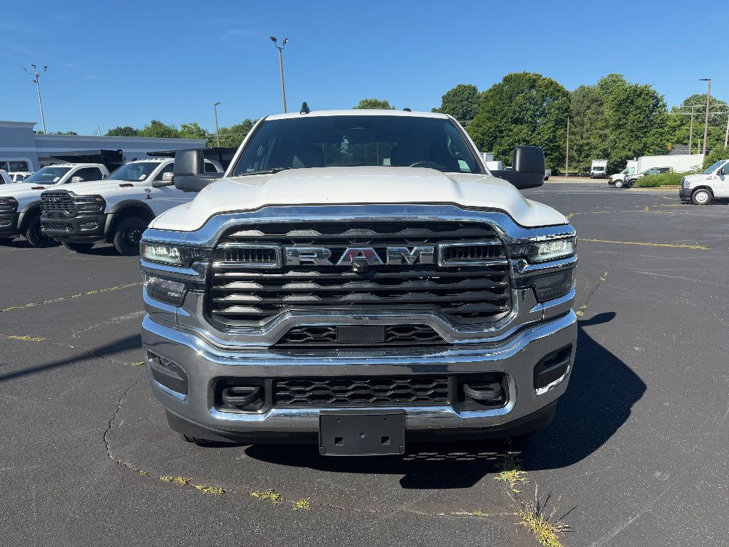 Used 2026 RAM 2500 Tradesman w/ Chrome Appearance Group AWD/4WD image 5