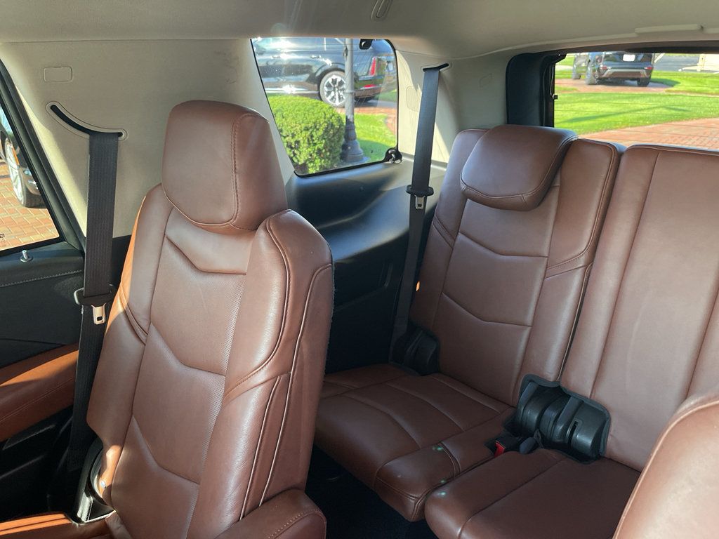 Used 2019 Cadillac Escalade Premium Luxury AWD/4WD image 29