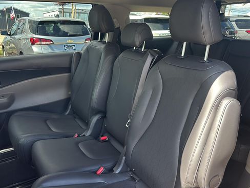 Certified 2026 Kia Carnival FWD image 21