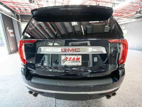 Used 2023 GMC Yukon XL Denali AWD/4WD image 3