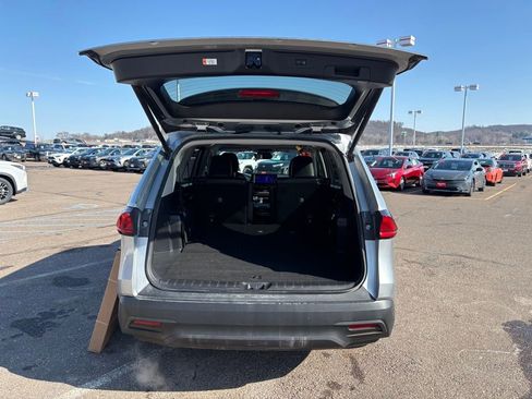 Certified 2025 Toyota Grand Highlander XLE image 4