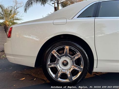 Used 2010 Rolls-Royce Ghost RWD image 14