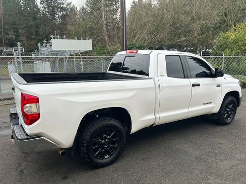 Used 2018 Toyota Tundra SR5 image 5