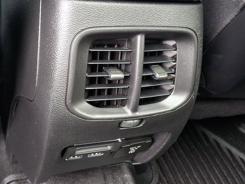 Used 2020 Jeep Cherokee Latitude Lux w/ Comfort/Convenience Group image 12