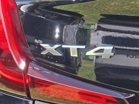 Used 2020 Cadillac XT4 Premium Luxury w/ Cold Weather Package FWD image 30