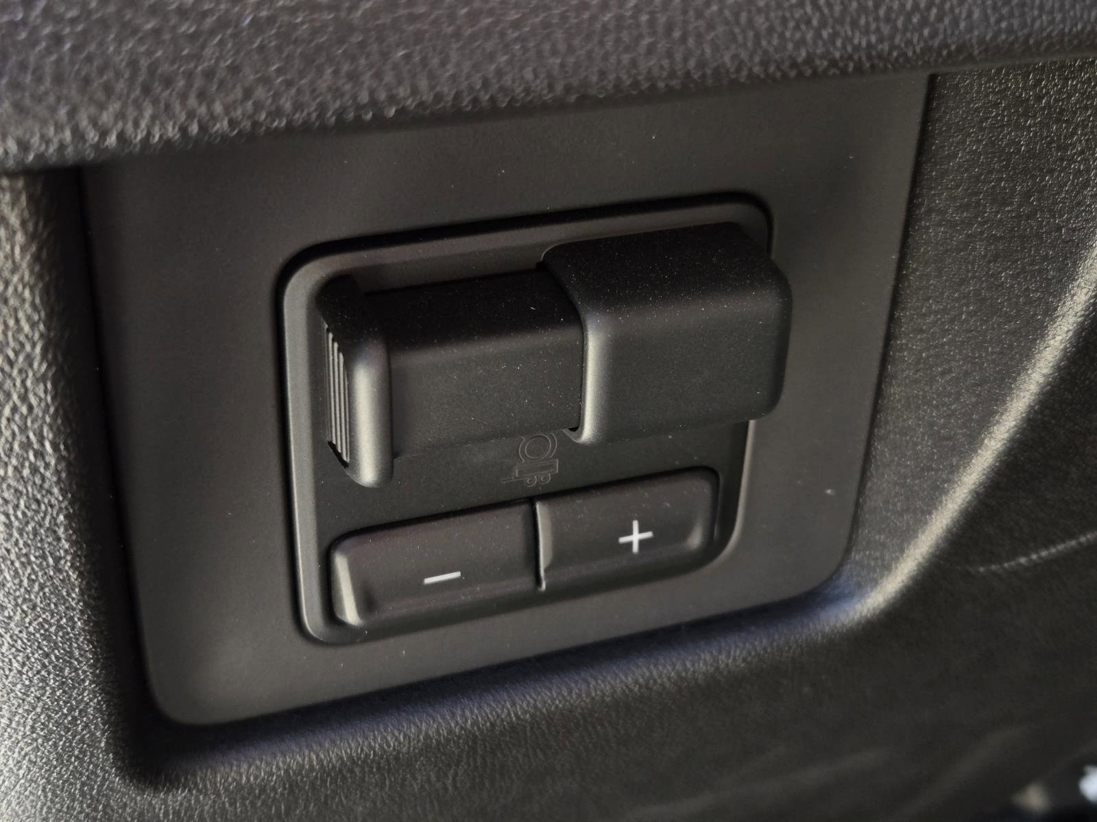 New 2026 GMC Canyon Denali AWD/4WD image 8