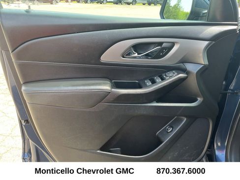 Certified 2023 Chevrolet Traverse LT FWD image 10