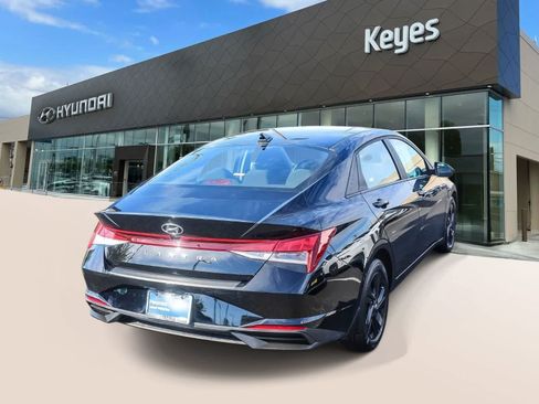 Used 2023 Hyundai Elantra SEL FWD image 4
