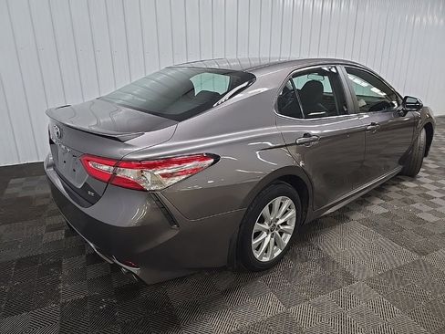Used 2020 Toyota Camry SE image 10