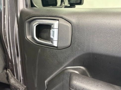 Used 2022 Jeep Wrangler Unlimited Sport AWD/4WD image 32