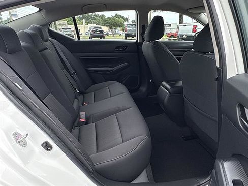Used 2025 Nissan Altima 2.5 SV FWD image 16