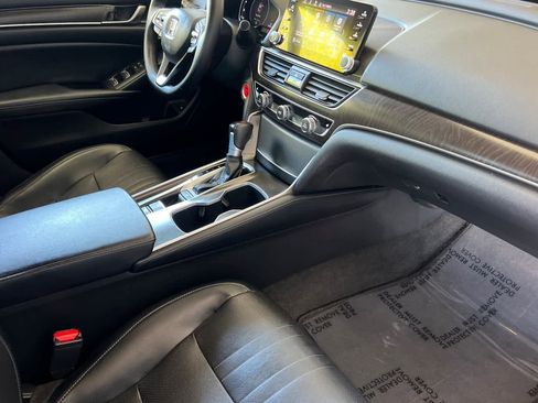 Used 2018 Honda Accord EX-L image 16