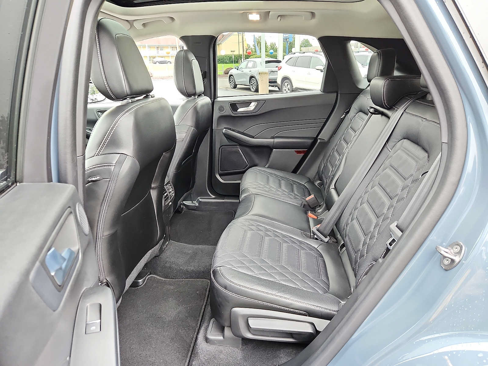 Used 2023 Ford Escape Platinum w/ Premium Technology Package AWD/4WD image 11