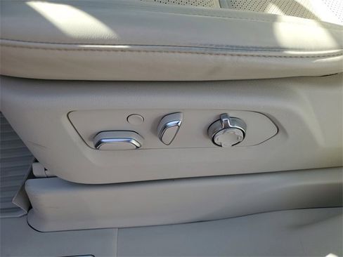 Used 2023 Cadillac Escalade Sport Platinum image 7