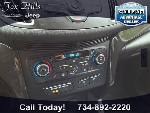 Used 2017 Ford Escape SE w/ SE Sport Appearance Package AWD/4WD image 22