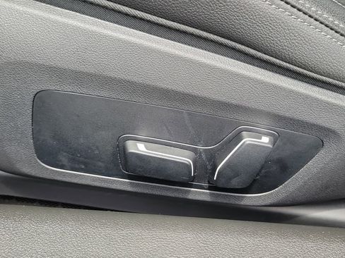 Used 2025 BMW 230i Coupe RWD image 14