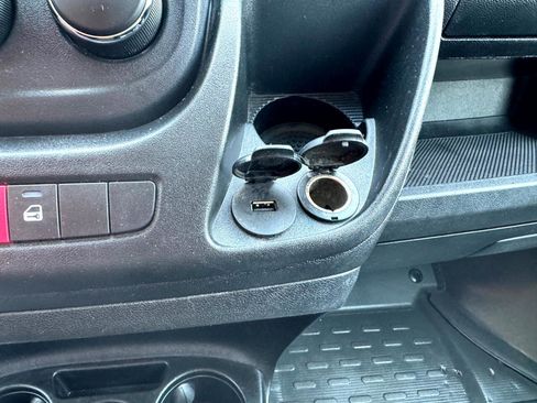 Used 2021 RAM ProMaster 2500 image 20