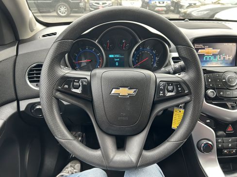 Used 2016 Chevrolet Cruze LT FWD image 15