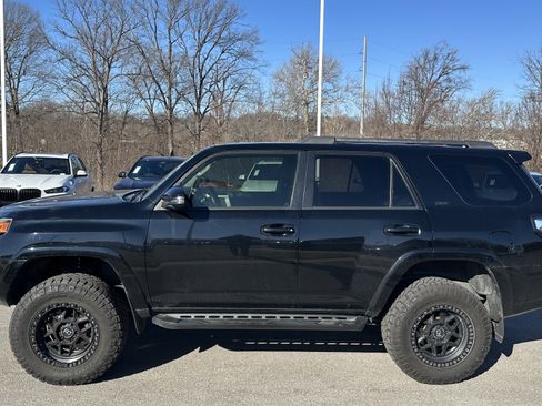 Used 2017 Toyota 4Runner SR5 Premium image 7