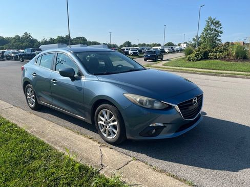Used 2016 MAZDA MAZDA3 i Touring FWD image 2