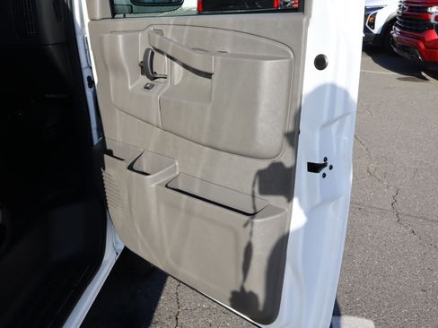 Used 2025 Chevrolet Express 2500 w/ Driver Convenience Package image 28