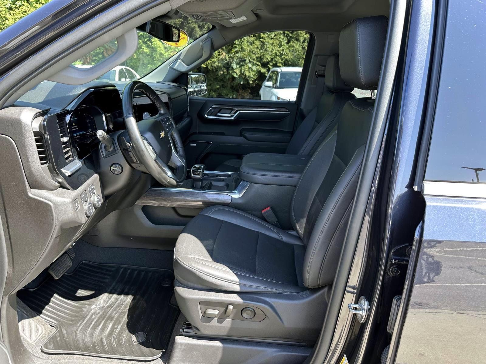 Used 2023 Chevrolet Silverado 1500 LTZ w/ LPO, Dark Essentials Package AWD/4WD image 12