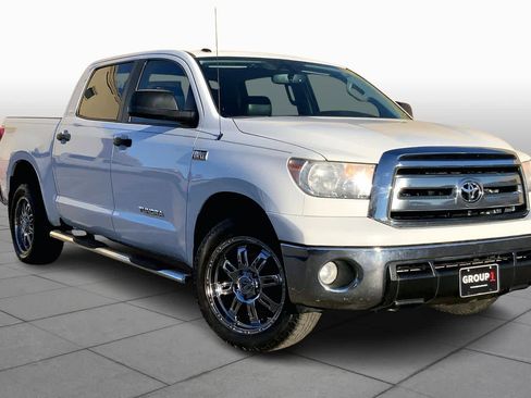 Used 2013 Toyota Tundra 4x4 CrewMax image 2