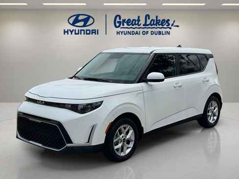Used 2023 Kia Soul S FWD image 1