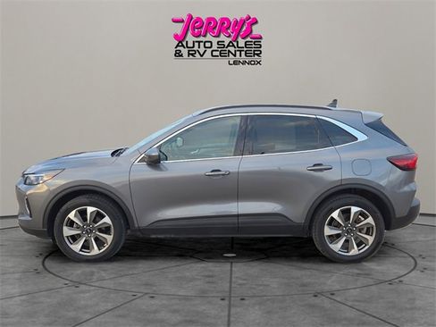 Used 2023 Ford Escape Platinum image 11