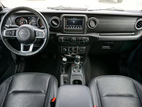 Used 2021 Jeep Wrangler Unlimited Sahara w/ Dual Top Group AWD/4WD image 32
